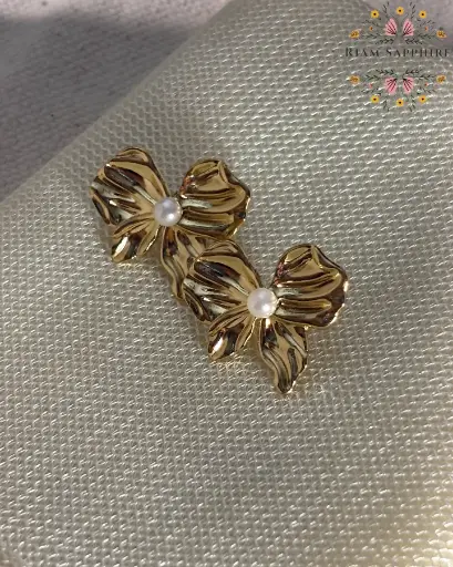 Pearl Bow Studs